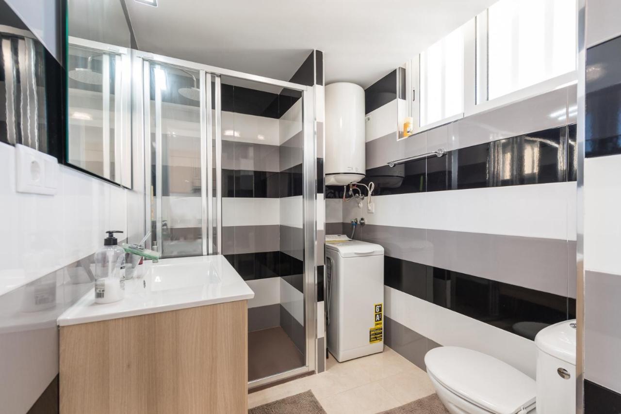 Room In Apartment - 1St Line Top Floor Apartment Carrer del Mar 외부 사진